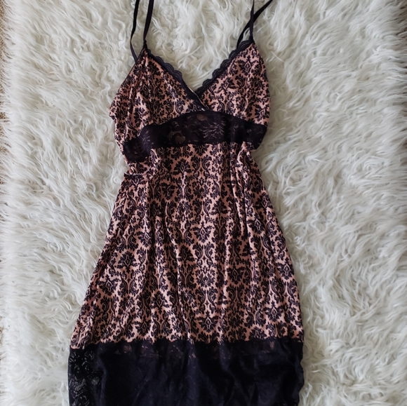 Marilyn Monroe Nightgown - Picture 2 of 5